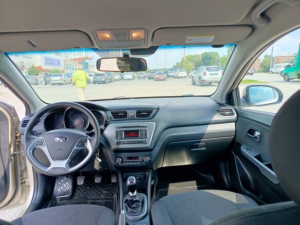 2015 Kia Rio III Рестайлинг, бежевый, 770000 рублей - вид 11