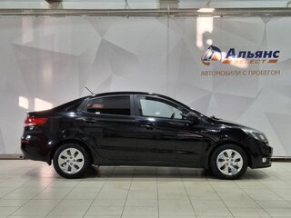 2015 Kia Rio III Рестайлинг, чёрный, 968000 рублей, вид 2