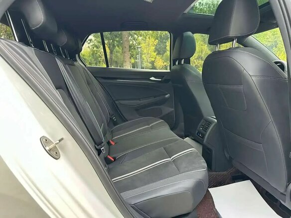 2023 Volkswagen Golf VIII, белый, 2099000 рублей - вид 17