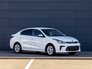 2018 Kia Rio IV, белый, 1095000 рублей, вид 3