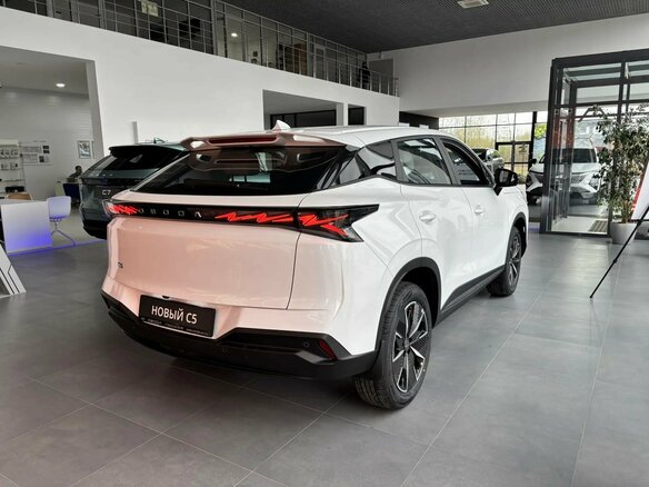 2026 Omoda C5 II, белый, 2779000 рублей - вид 5