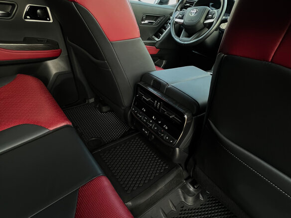 2023 Toyota Land Cruiser 300 Series, чёрный, 11150000 рублей - вид 20