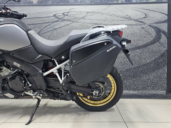 2016 Suzuki V-Strom 1000, чёрный, 849000 рублей - вид 11