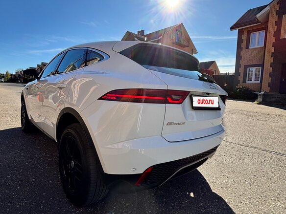 2018 Jaguar E-Pace I, белый - вид 2