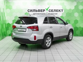 2016 Kia Sorento II Рестайлинг, серебристый, 1930000 рублей, вид 2