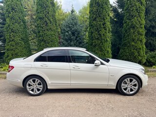 2009 Mercedes-Benz C-Класс 180 BlueEFFICIENCY III (W204), белый, 900000 рублей, вид 4