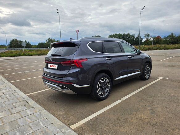 2021 Hyundai Santa Fe IV Рестайлинг, серый, 3380000 рублей - вид 4