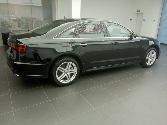 2017 Audi A6 IV (C7) Рестайлинг, чёрный, 3800000 рублей - вид 3