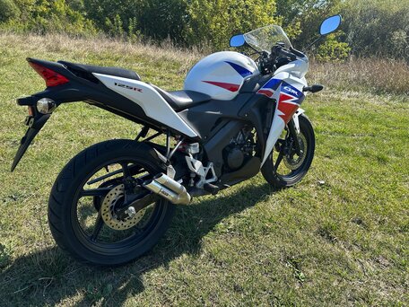 2013 Honda CBR 125R, белый, 360000 рублей, вид 4