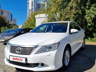 2012 Toyota Camry VII (XV50), белый, 1580000 рублей, вид 1
