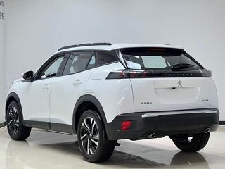 2023 Peugeot 2008 II, белый, 1450000 рублей, вид 4