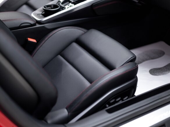 2022 Porsche 911 Carrera 4S VIII (992), красный, 11500000 рублей - вид 13