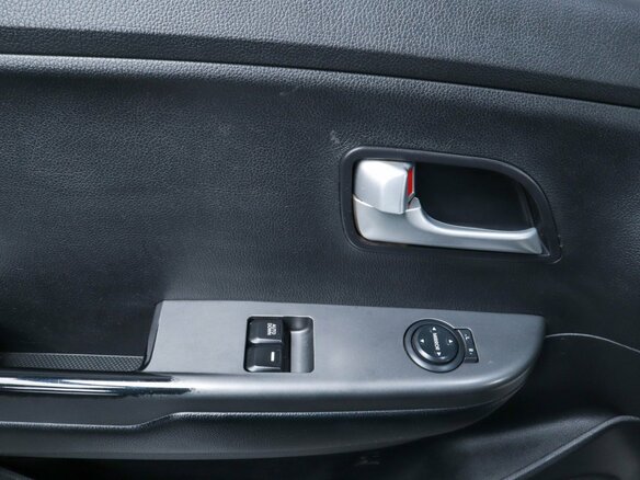 2016 Kia Rio III Рестайлинг, чёрный, 979000 рублей - вид 7