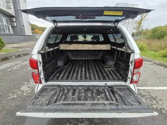 2021 Isuzu D-Max III, белый, 2800000 рублей - вид 7