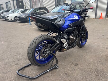 2017 Yamaha MT-07 (FZ-07), синий, 725000 рублей, вид 5