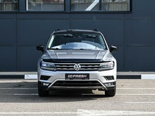 2018 Volkswagen Tiguan II, серебристый, 2674000 рублей, вид 3