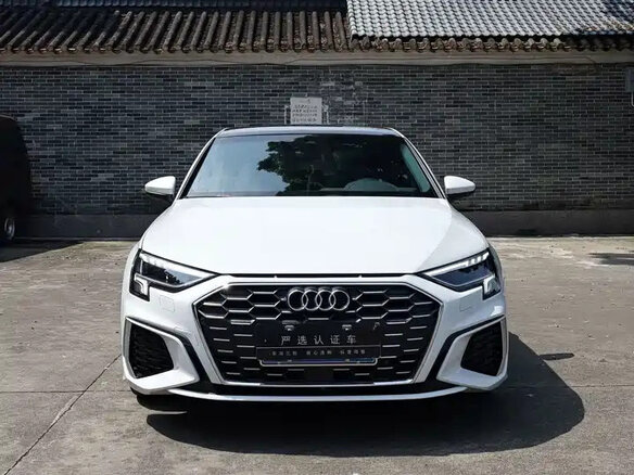 2022 Audi A3 35 TFSI IV (8Y), белый - вид 1