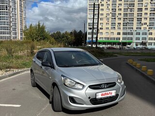 2013 Hyundai Solaris I, серебристый, 440000 рублей, вид 5