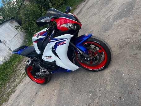 2008 Honda CBR 1000 RR/RA Fireblade, красный, 800000 рублей, вид 2