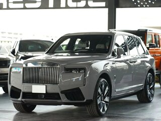 2026 Rolls-Royce Cullinan Black Badge I Рестайлинг (Series II), серый, 45911000 рублей, вид 1