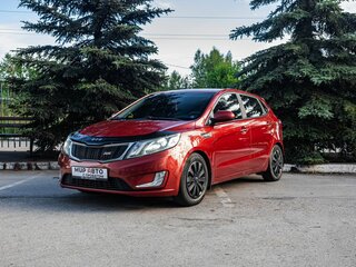 2013 Kia Rio 4-speed III, красный, 805000 рублей, вид 3