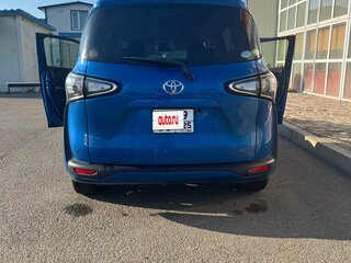 2020 Toyota Sienta II Рестайлинг, синий, 1370000 рублей, вид 4