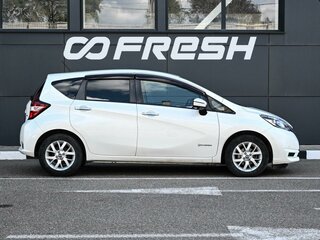 2018 Nissan Note e-Power II Рестайлинг, белый, 1399000 рублей, вид 5