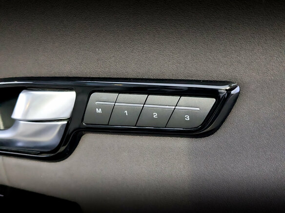 2017 Land Rover Range Rover Evoque I Рестайлинг, коричневый, 2855000 рублей - вид 28