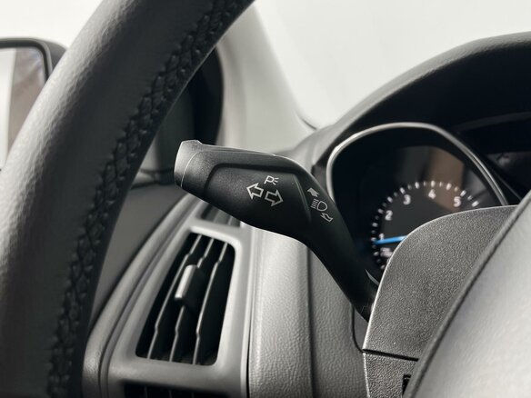 2015 Ford Focus III Рестайлинг, белый, 985000 рублей - вид 16