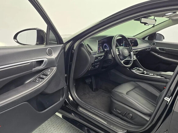 2022 Hyundai Sonata VIII (DN8), чёрный, 2040000 рублей - вид 14