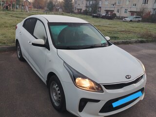 2018 Kia Rio IV, белый, 825000 рублей, вид 5