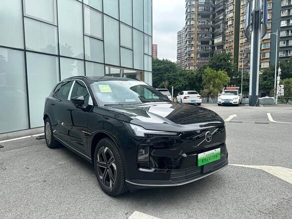 2026 Volvo XC70 III, чёрный, 6700000 рублей