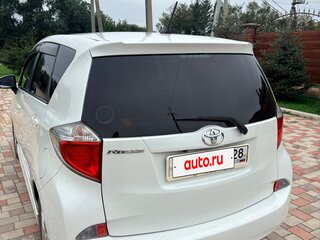 2010 Toyota Ractis II, белый, 750000 рублей, вид 5