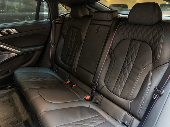 2026 BMW X6 40i III (G06) Рестайлинг, серый, 16390000 рублей - вид 25
