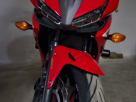 2018 Honda CBR 400R, красный, 620000 рублей, вид 1