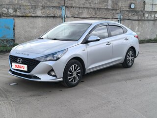 2020 Hyundai Solaris II Рестайлинг, серебристый, 1450000 рублей, вид 1