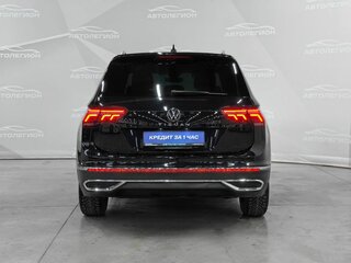 2021 Volkswagen Tiguan II Рестайлинг, чёрный, 3300000 рублей, вид 4