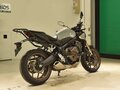 2025 Honda CB 650R, серый - вид 4