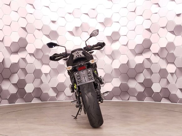 2020 Kawasaki Z 650, чёрный - вид 5
