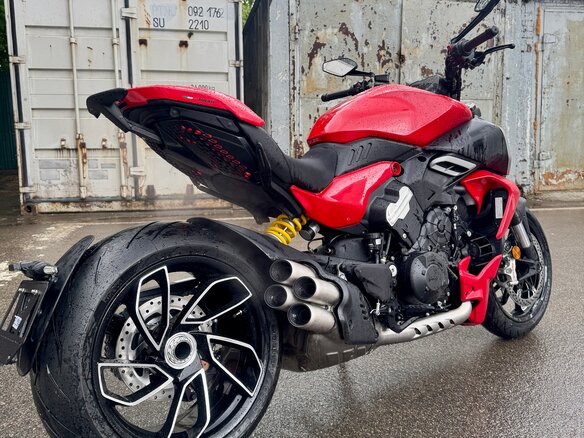 2025 Ducati Diavel V4, красный, 3050000 рублей - вид 3