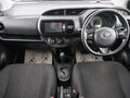 2017 Toyota Vitz III (XP130) Рестайлинг 2, белый, 879000 рублей - вид 9