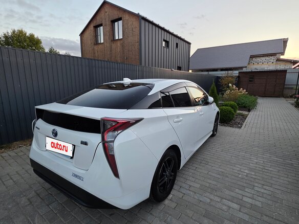 2017 Toyota Prius IV (XW50), белый - вид 12