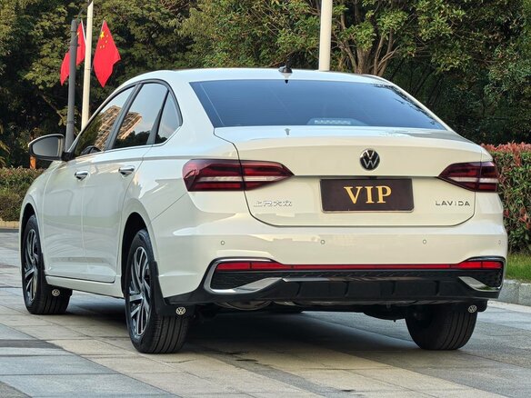 2023 Volkswagen Lavida III Рестайлинг, белый, 1595000 рублей - вид 5