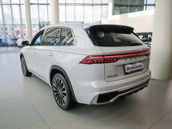2026 Geely Monjaro I Рестайлинг, белый - вид 2