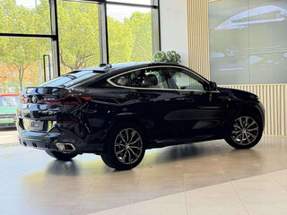 2025 BMW X6 30i III (G06) Рестайлинг, чёрный, 10434433 рублей, вид 4