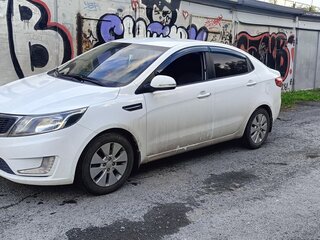 2014 Kia Rio 6-speed III, белый, 1250000 рублей, вид 1