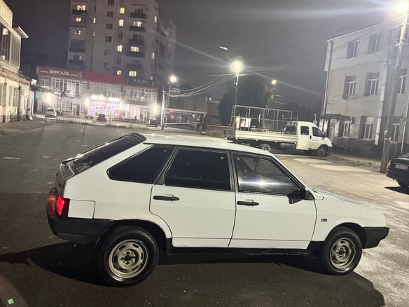 1998 Lada (ВАЗ) 2109, белый, 100000 рублей - вид 1