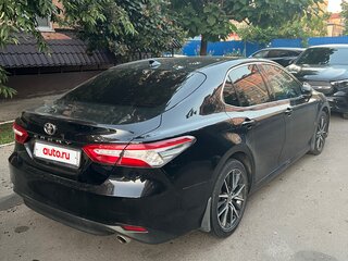 2022 Toyota Camry US Market VIII (XV70) Рестайлинг, чёрный, 3100000 рублей, вид 2