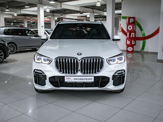 2019 BMW X5 30d IV (G05/G18), белый, 6475000 рублей, вид 2