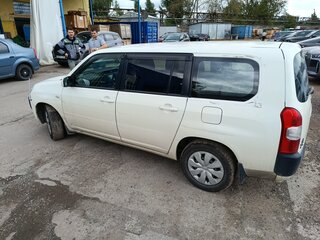 2017 Toyota Succeed I Рестайлинг, белый, 800000 рублей, вид 3